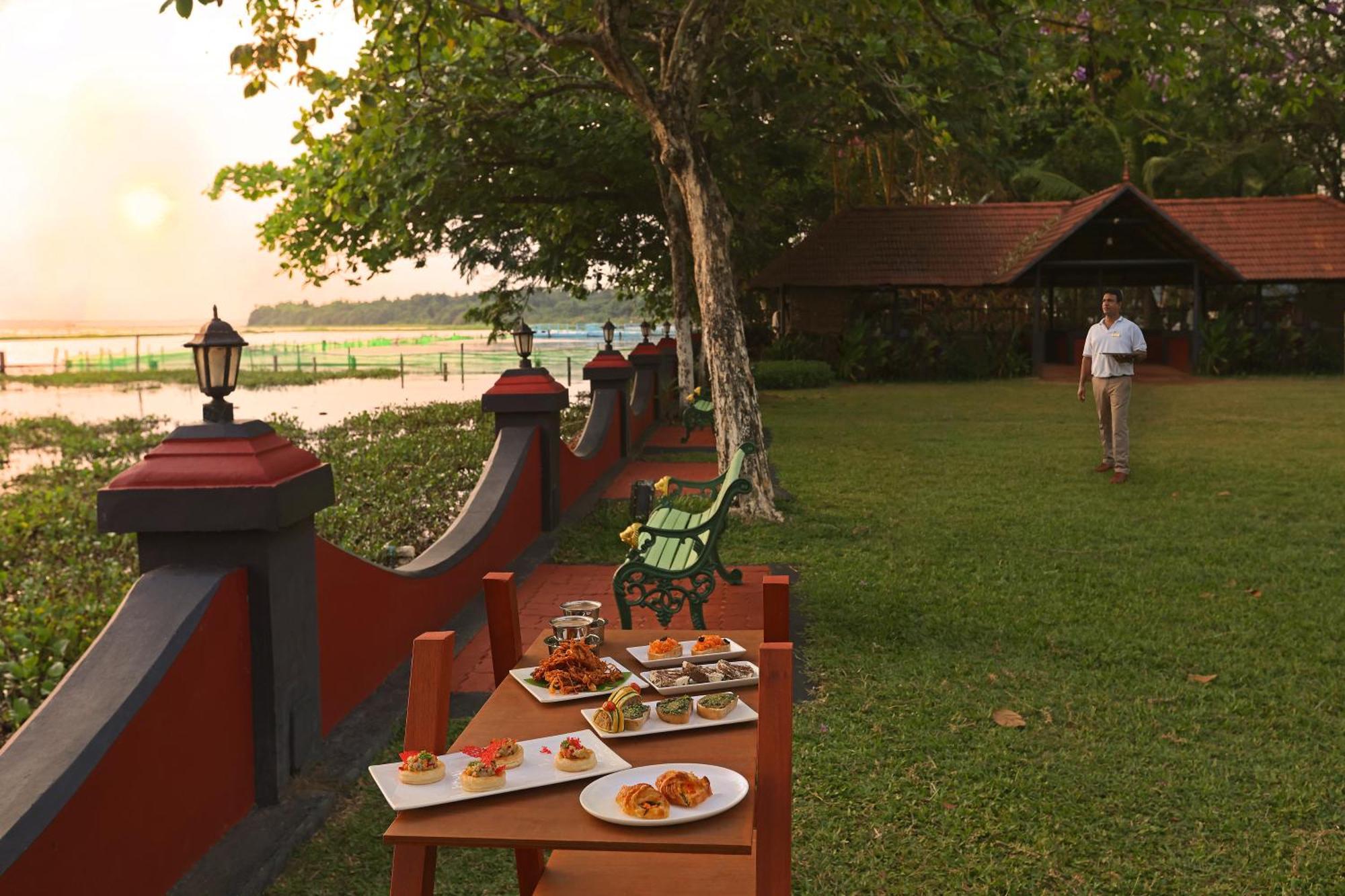 Taj Kumarakom Resort And Spa Kerala Buitenkant foto